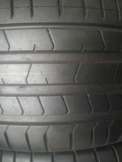 Two 255/40/21 pirelli p zero normal tyers like new
