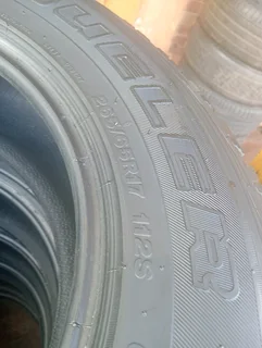 Set of 265/65/17 bridgstone dueler 80%