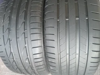 Two 255/35/19 Bridgestone runfalt like new