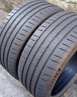 Two 245/35/20 Michelin pilot Sport 4s 90%