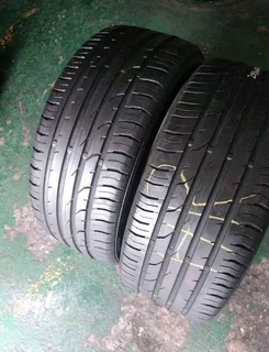 Two 215/40/17 continental normal tyers 80%