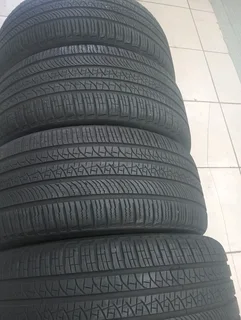 Set of 285/45/22 pirelli scorpion zero all season 90%