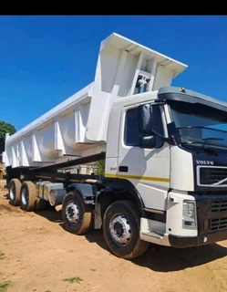 Volvo FM9 340 TWINSTEER 20CUBE TIPPER TRUCK FOR SALE.