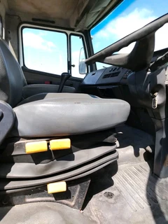 1 OWNER MERC 1617 ECONOLINER 9TON ROLLBACK FOR SALE.