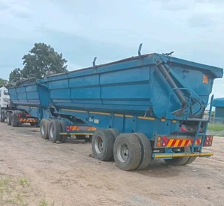 45 CUBE SIDE TIPPER TRAILER FOR SALE.