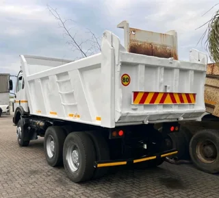 MERCEDES 2633 10M TIPPER TRUCK FOR SALE.FULLY REFURBISHED