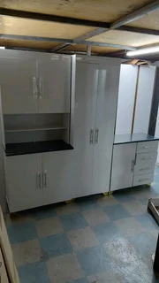Kitchen cupboard set