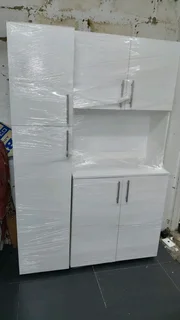 Kitchen cupboard set