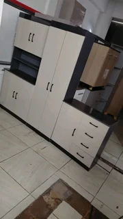 Kitchen cupboard set