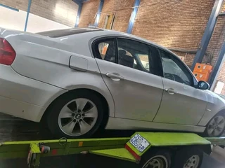 BMW E90 323i AUTOMATIC 2007 MODEL, SPARES