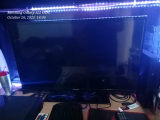 Samsung 45cm×70cm QLED TV