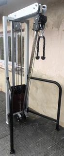 Adjustable Hi/Lo Pulley.