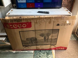 Smart LED TV 42 inch (like new)