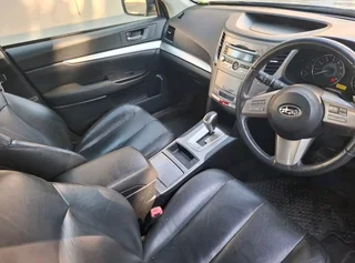 Subaru outback 2.5 cvvt stationwagon R85k neg...