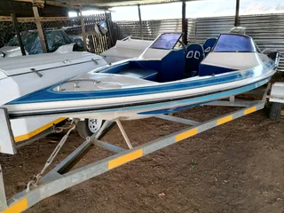 Vw volksie bus 2.3 i for sale R165k neg...&amp; bass boat Yamaha 85