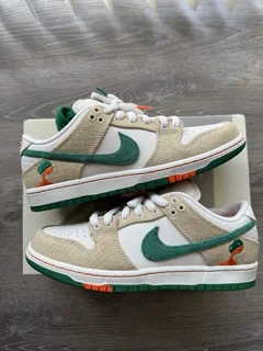 Nike jarritos