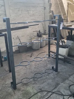 LOOKING FOR A JOB AS A WELDER