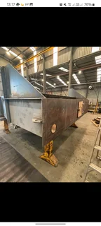 LOOKING FOR A JOB AS A WELDER