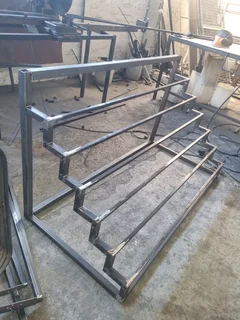 LOOKING FOR A JOB AS A WELDER OR PIPEFITTER