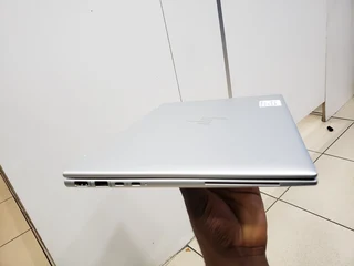 HP EliteBook 830 G10 13.3&#39; Core i5-1335U 16GB RAM LPDDR5, 512GB SSD 4G Win 11 Pro Laptop