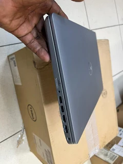 Dell Latitude 5510 15.6&#34; Laptop: 16GB RAM, Core i5 10th Gen, 256GB SSD    Preowned