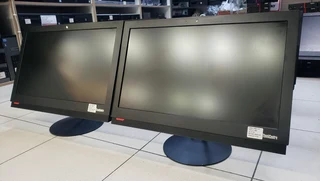 Lenovo ThinkCentre M900z All-In-One Desktop PC - Intel Core i5 6500(6th Gen), 8GB Ram, 500GB HDD