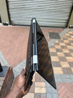 Lenovos thinkpad x380 core I7 8th gen 16gb 512gb touch