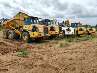 DU 45 Bell Dumpers Bell B18D Dumpers×2 2006 models hours TBA R490 000 Excl VAT each