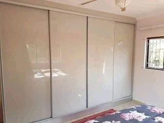 EXPERIENCED,  PROFESSIONAL,  COMPETENT AND SKILLED CARPENTER.