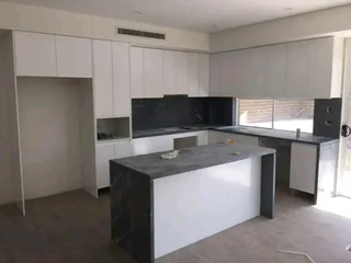 EXPERIENCED, COMPETENT,  SKILLED AND PROFESSIONAL CARPENTER.