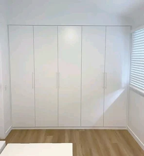 EXPERIENCED, COMPETENT,  SKILLED AND PROFESSIONAL CARPENTER.