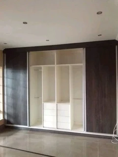 EXPERIENCED,  PROFESSIONAL,  SKILLED AND COMPETENT CARPENTER.