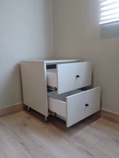 EXPERIENCED,  PROFESSIONAL,  SKILLED AND COMPETENT CARPENTER.