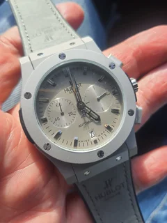 Hublot Classic Fusion Mens Chronograph Watch Grey dial/grey leather