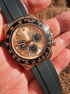 Rolex Daytona Mens Automatic Watch Gold/Rubber strap