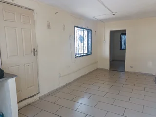 Outbuilding - Ad posted by Laura