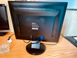 Mecer 19 inch VGA monitor