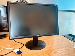 LG 22 inch monitor faulty (Free)