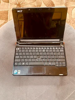 Acer aspire one casing with screen