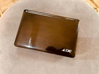 Acer aspire one casing with screen