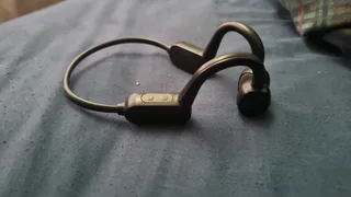 Smartphone &amp; wireless earphone combo- view description.