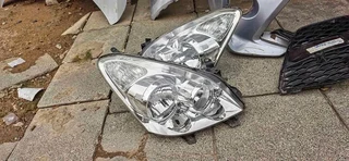 toyota corolla verso headlight