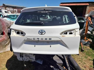 toyota corolla cross tailgate