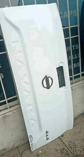 nissan navara tailgate