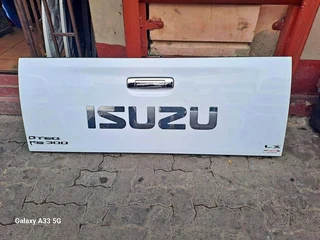 isuzu d-max tailgate