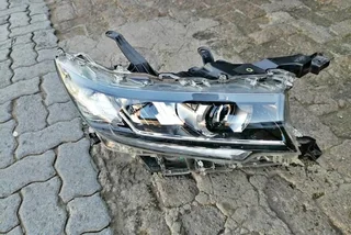 toyota landcruiser right headlight