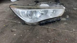 infiniti Q50 headlight