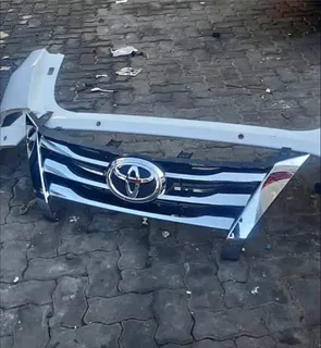toyota fortuner gd6 front bumper grill
