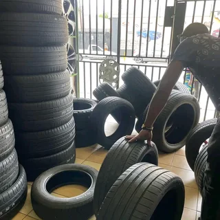 Advertising tyres and rims