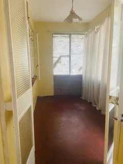 Small room for rental lady or student pref